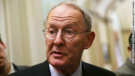 Lamar Alexander: Trump&#39;s actions &#39;improper&#39; but &#39;long way&#39; from high crimes and misdemeanors