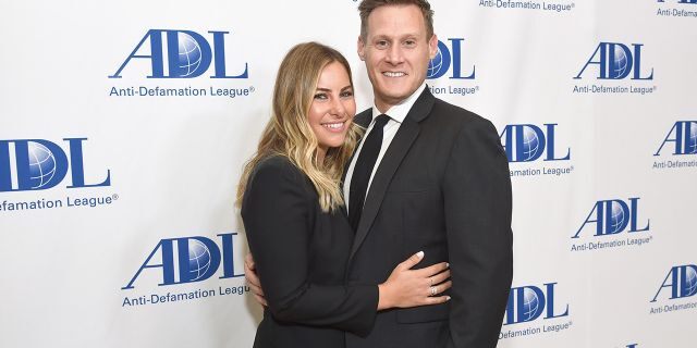 Trevor Engelson married Tracey Kurland in 2019.