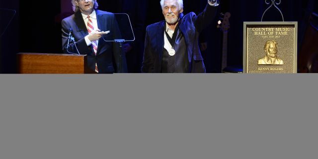 Country music star Kenny Rogers thanks the audience at the ceremony for the 2013 inductions into the Country Music Hall of Fame.