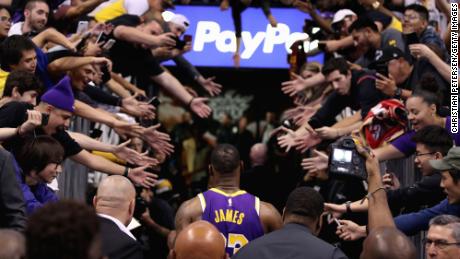 NBA players advised not to high-five fans 