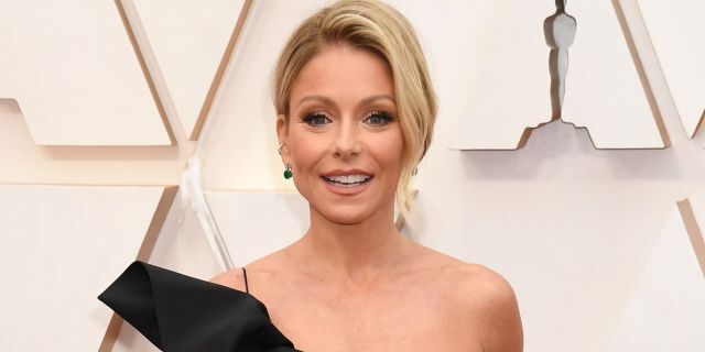 Kelly Ripa seemed to make light of the coronavirus outbreak in an Instagram Story taken from her doctor's office.