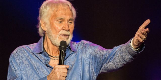 Kenny Rogers has passed away at the age of 81.