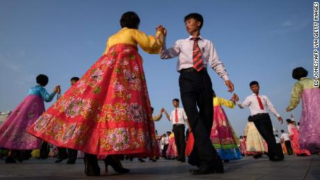 How North Korea&#39;s ideology is built on song and dance