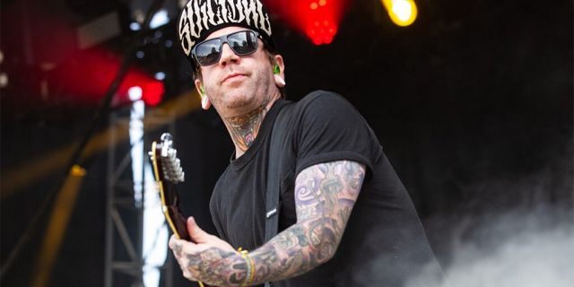 Derek Jones, the guitarist who co-founded the punk-pop band Falling in Reverse, has died. He was 35.