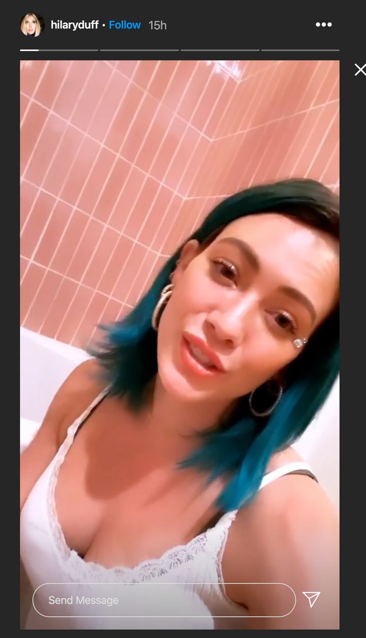 Hilary Duff shows off her blue hair while bathing daughter Banks on Instagram Story.&nbsp;