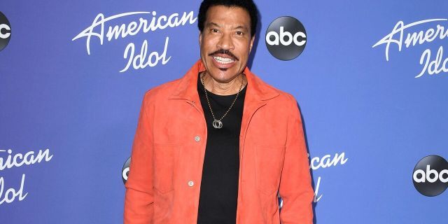 'American Idol' aired a special rendition of Lionel Richie's 'We Are the World' in the Season 18 finale.