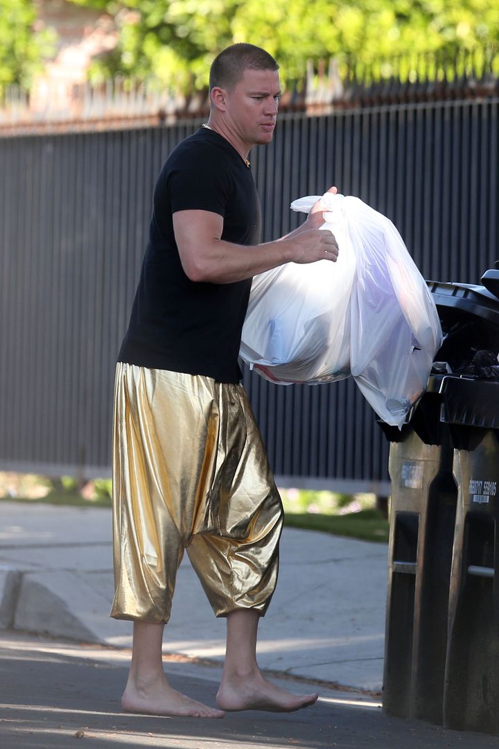 EXCLUSIVE: Barefoot Channing Tatum wears gold lamÃ© pants as he puts the trash out at Jessie J's house in Los Angeles, Califo