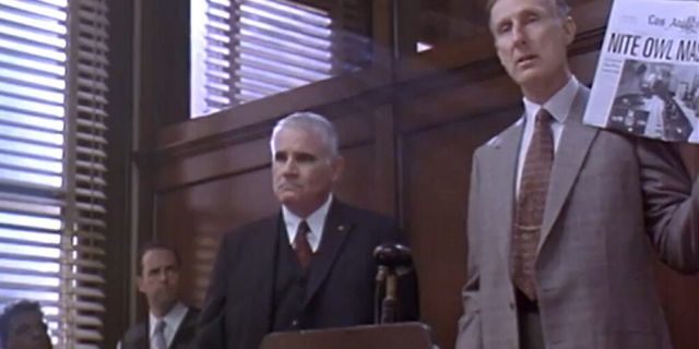 John Patrick Mahon (center) in 'L.A. Confidential.'