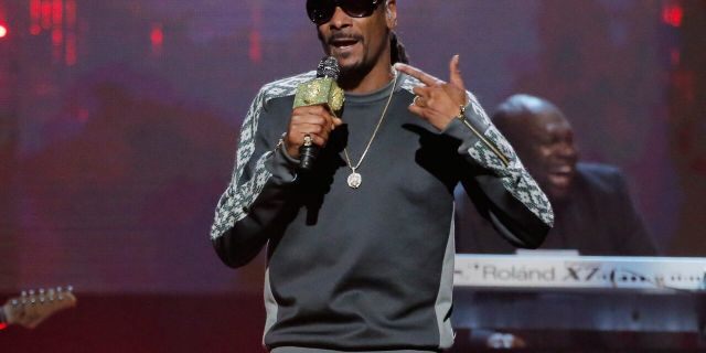 Snoop Dogg performs at the 32nd Annual Rock &amp; Roll Hall of Fame Induction Ceremony in New York City, on July 4 2017.