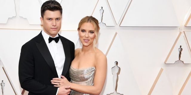 Colin Jost and Scarlett Johansson attend the 92nd Annual Academy Awards at Hollywood and Highland on February 09, 2020, in Hollywood, Calif. (Photo by Kevin Mazur/Getty Images)