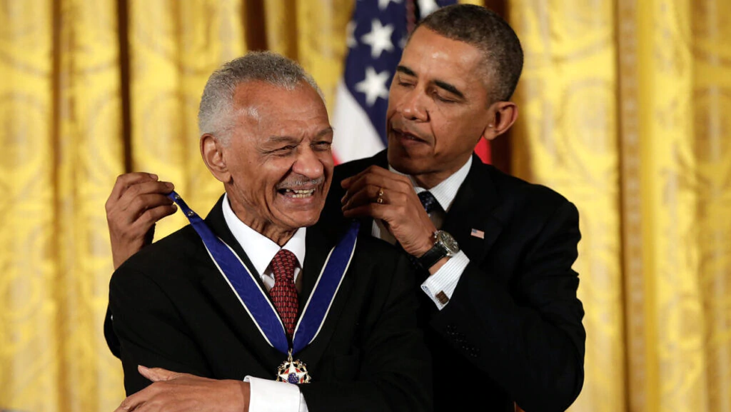 President Obama Awards Presidential Medal Of Freedom